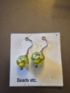 🌸 BOGO #4. Green Glass Earrings